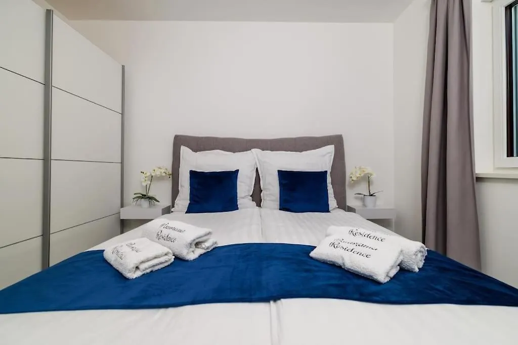 아파트 Panorama Residence 크리크베니카